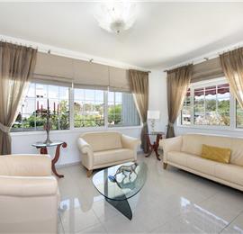 4 bedroom villa with pool close to beach on Akrotiri peninsula, sleeps 8